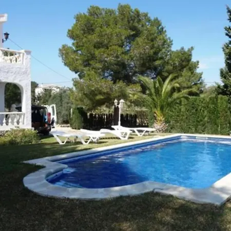 Villa Amp142 *