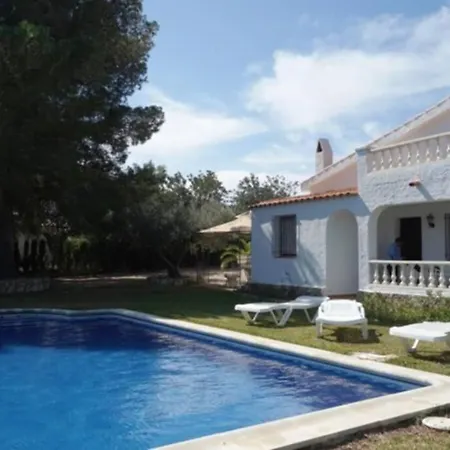 Villa Amp142 *
