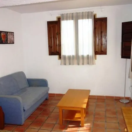 Villa Amp142 *